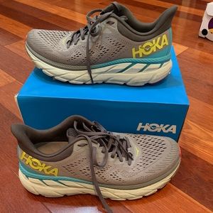 Hoka One One Clifton 7  Size 9
